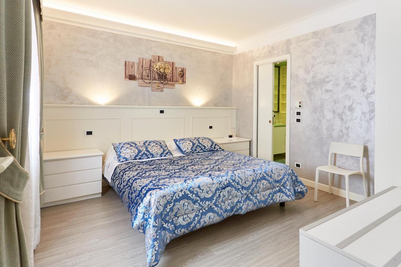 Hotel Villa Lilla ديسينسانو ديل غاردا المظهر الخارجي الصورة