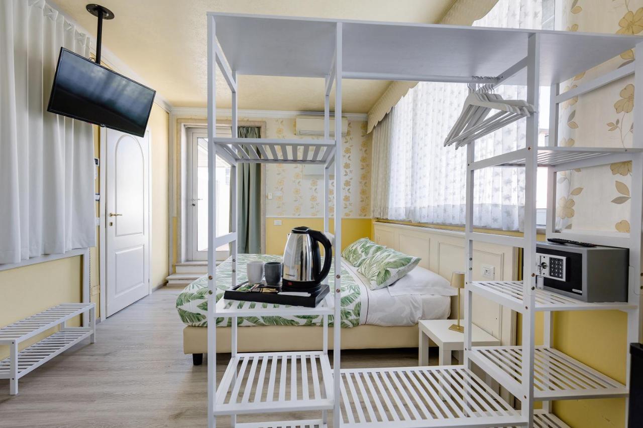 Hotel Villa Lilla ديسينسانو ديل غاردا المظهر الخارجي الصورة