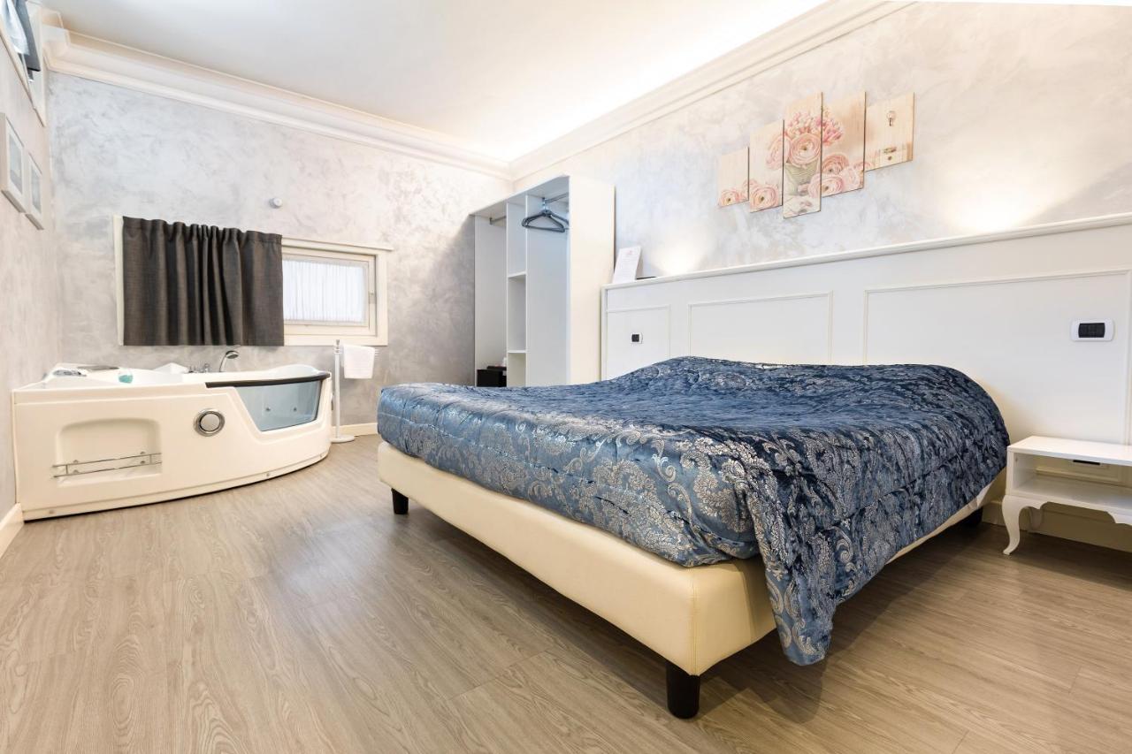 Hotel Villa Lilla ديسينسانو ديل غاردا المظهر الخارجي الصورة