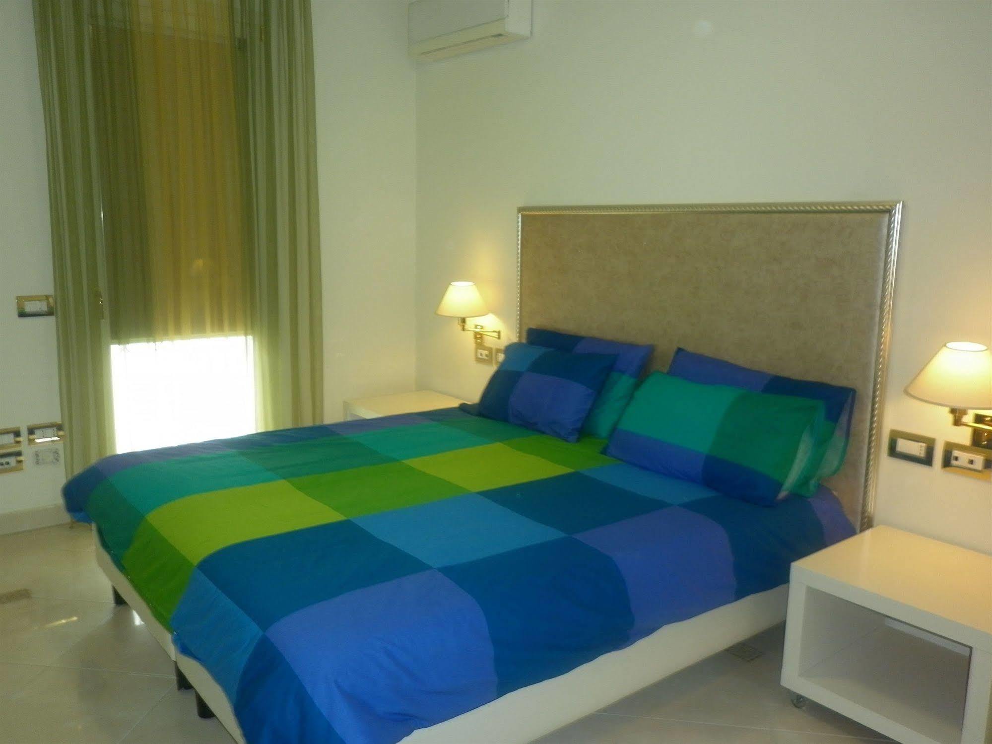 Hotel Villa Lilla ديسينسانو ديل غاردا المظهر الخارجي الصورة